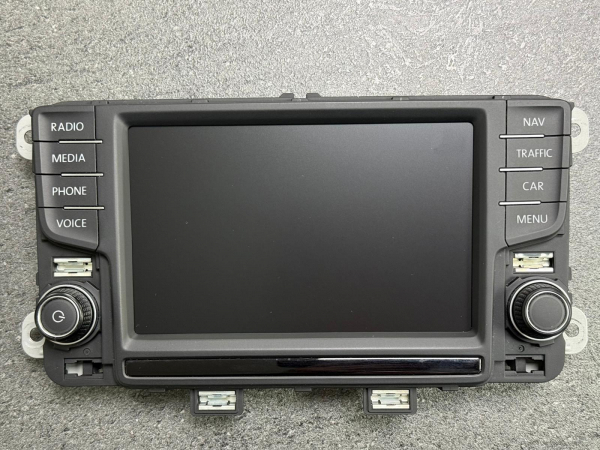 Reparatur VW Discover / Composition Media Anzeigen- und Bedieneinheit TYP APU LED-Touchscreen-Display erneuern