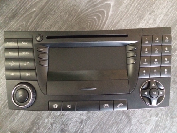 Reparatur Mercedes Benz MID HeadUnit / Navigationssystem APS-50 / BE-7036 / W211 "Display erneuern"